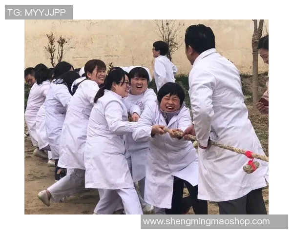 伊森突破防线篮下飞跃双手扣篮展现惊人弹跳力与力量 伊森突破防线篮下飞跃双手扣篮展现惊人弹跳力与力量