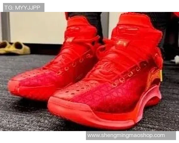 杨瀚森生涯首秀上脚的球鞋!驭帅20故宫博物院联名配色! 杨瀚森生涯首秀上脚的球鞋!驭帅20故宫博物院联名配色!