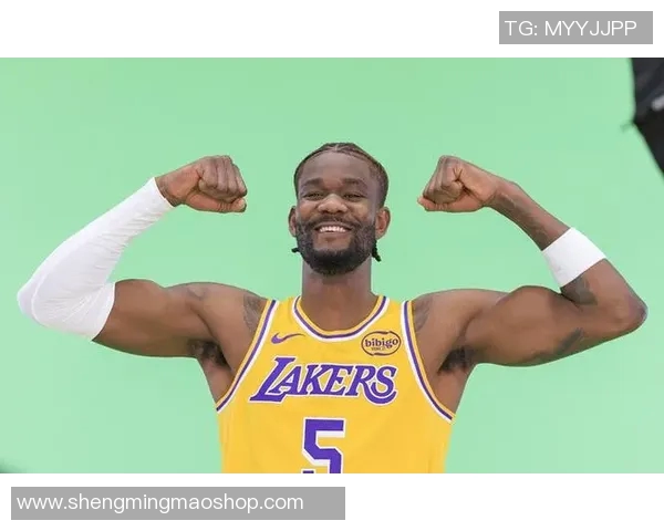 湖人单场25分10板&命中率100%榜单:艾顿&上一位奥尼尔 湖人单场25分10板&命中率100%榜单:艾顿&上一位奥尼尔