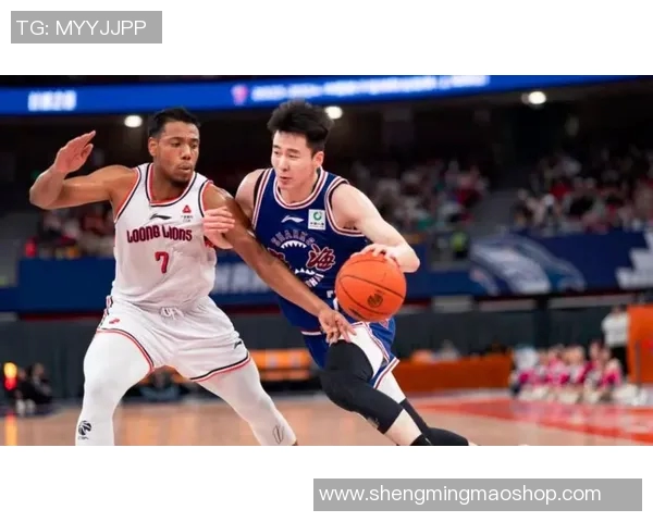 内外开花！祝铭震11中7砍下20分6板 三分5中3