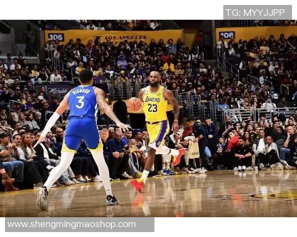 场均8.6罚！科尔：你不能对里夫斯伸手，否则他就会造你犯规